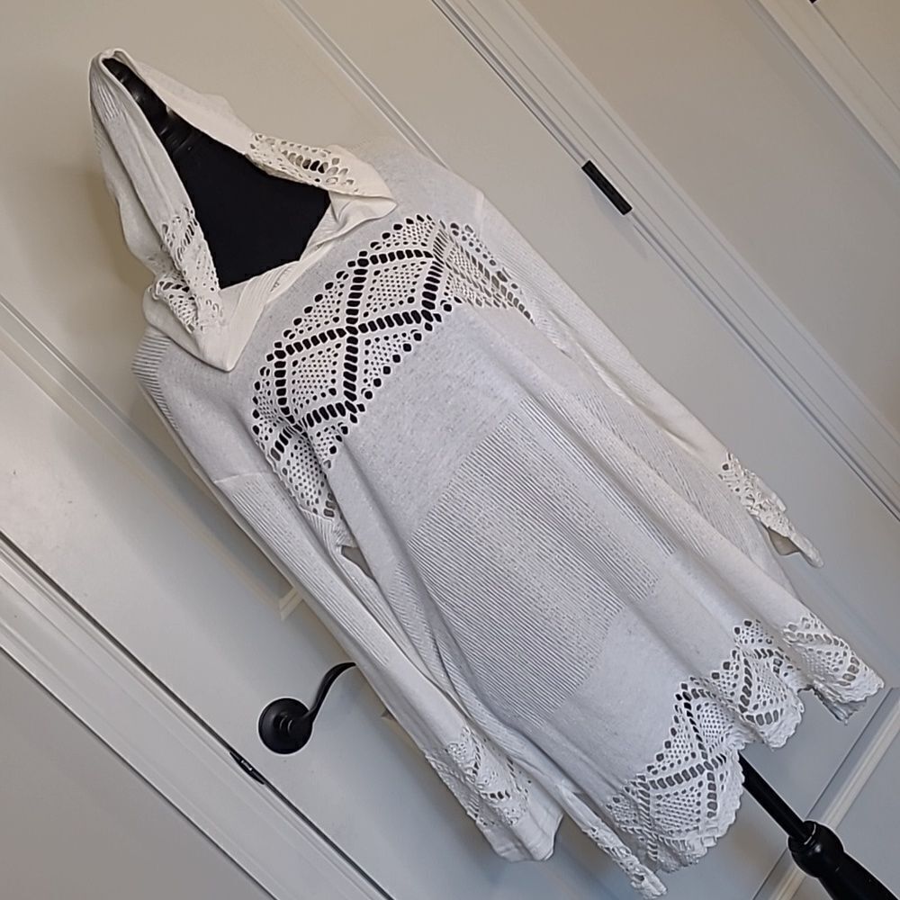 Portocruz White Hooded Swim Cover Up